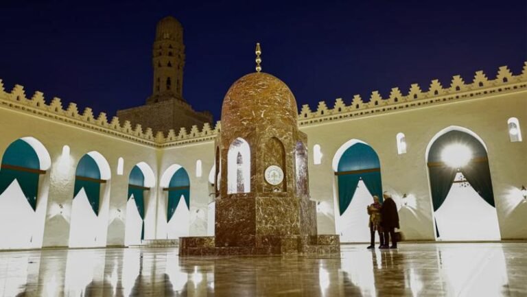 بالصور: بعد ألف عام… مصر ترمّم مسجد الحاكم بأمر الله