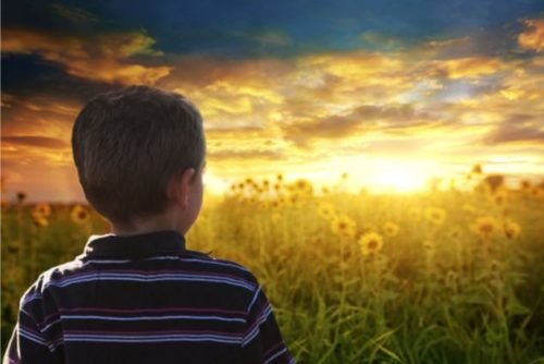 عن التقمّص وقصّة طفل قُتل بضربة فأس وكشف القاتل