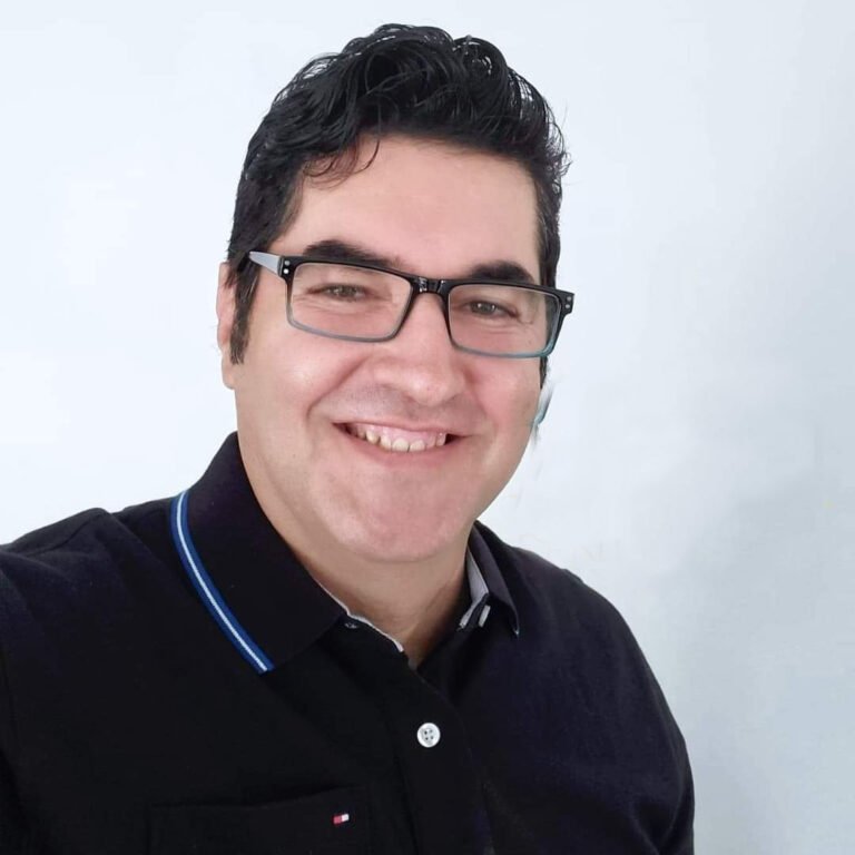 الطبيب الفنان هشام فهد… رحلة متعددة المواهب الدكتور هشام فهد