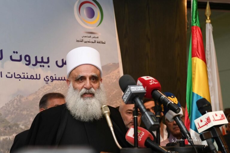 شيخ العقل في لبنان يحذّر من خطورة استعمال الهواتف ووسائل التواصل لليافعين تحذير من شيخ العقل في لبنان