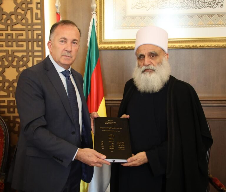 العميد محمود قدّم أطروحته لشيخ العقل