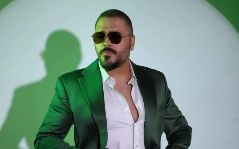 بالفيديو: رامي عياش يفوز بجائزة أفضل فنان عربي لعام ٢٠٢٣ حصد البوب ستار رامي عياش جائزة أفضل فنان عربي لعام ٢٠٢٣ في حفل وشوشة في مصر. وشارك رامي عياش متابعيه على مواقع التواصل الإجتماعي بفيديو من حفل تكريم “وشوشة”، معرباً عن امتنانه لحصوله على جائزة أفضل مطرب عربي في مصر، معلقاً في مشنورٍ له على انستغرام: “ممتن للغاية لحصولي على جائزة أفضل مطرب عربي في مصر في حفل توزيع جوائز وشوشة، حب مصر خاص جدا، وتكريمي في هذا الحدث الموسيقي عزيز على قلبي، ويتحدث التاريخ عن دور مصر في صناعة الموسيقى عالميا، مما يجعل هذه الجائزة مهمة جدا على مسيرتي الفنية. شكرا مصر شكرا وشوشة”.