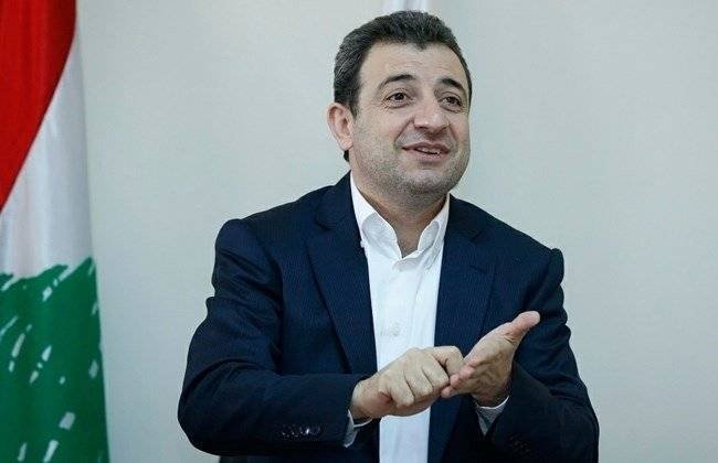 وائل أبو فاعور: دورٌ سياسي وبصمة إنسانية في العمل الوزاري وائل أبو فاعور: دورٌ سياسي وبصمة إنسانية في العمل الوزاري