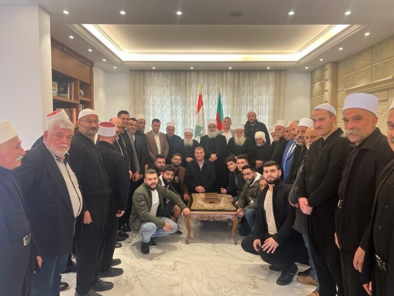 شيخ العقل في لبنان إتصل بميقاتي والحريري وتلقى اتصالاً من أرسلان شيخ العقل في لبنان إتصل بميقاتي والحريري وتلقى اتصالاً من أرسلان