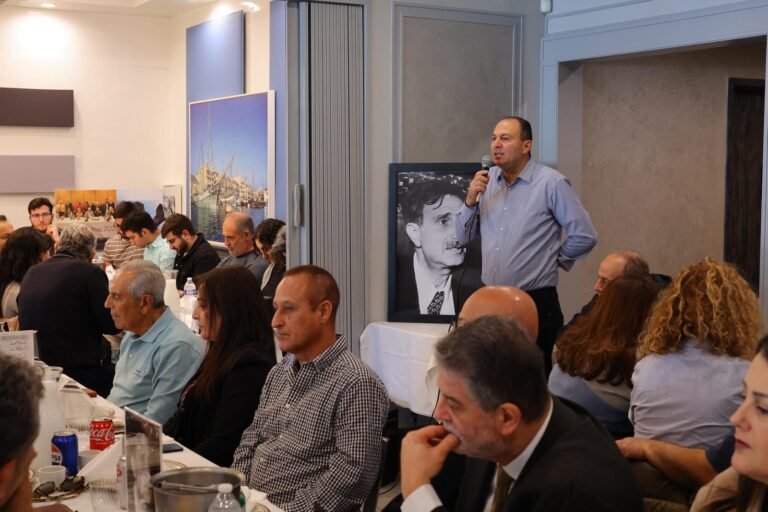 إحياء ذكرى كمال جنبلاط وتكريم هايل سعيد في لوس أنجلوس إحياء ذكرى كمال جنبلاط وتكريم هايل سعيد في لوس انجلوس