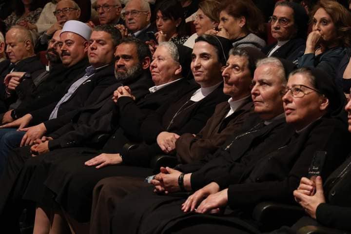 العرفان التوحيدية تفوز بالمرتبة الأولى في مسابقة الإبداع باللغة العربية