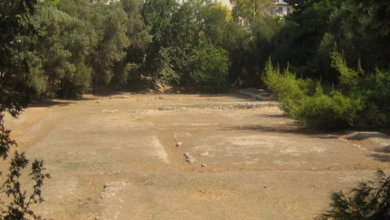 العثور على قبر أفلاطون بفضل الذكاء الاصطناعي العثور على قبر أفلاطون بفضل الذكاء الاصطناعي