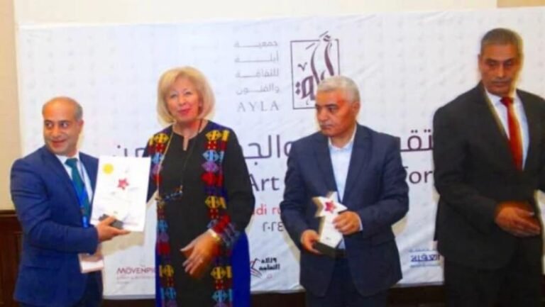وزارة الثقافية الأردنية تُكرّم الفنان غاندي بو ذياب وزارة الثقافية الأردنية تُكرّم الفنان غاندي بو ذياب