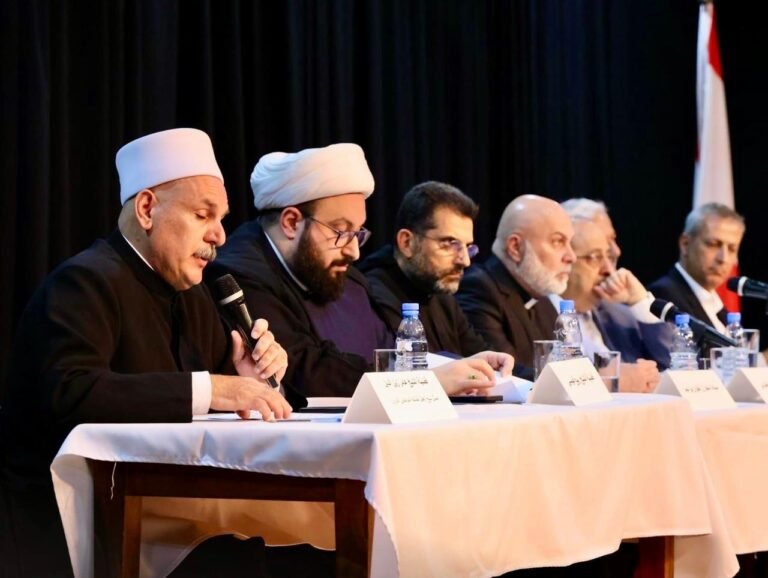 زين الدين ممثلاً شيخ العقل في لقاء “جسور الحوار”: طريق السلام بالأخوة والصلاح زين الدين ممثلا شيخ العقل في لقاء "جسور الحوار"