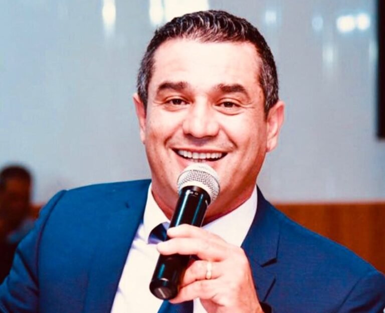 أغنية جديدة للشاعر سهيل صقر... استمعوا إلى "حبيتِك طفلة من سنين"