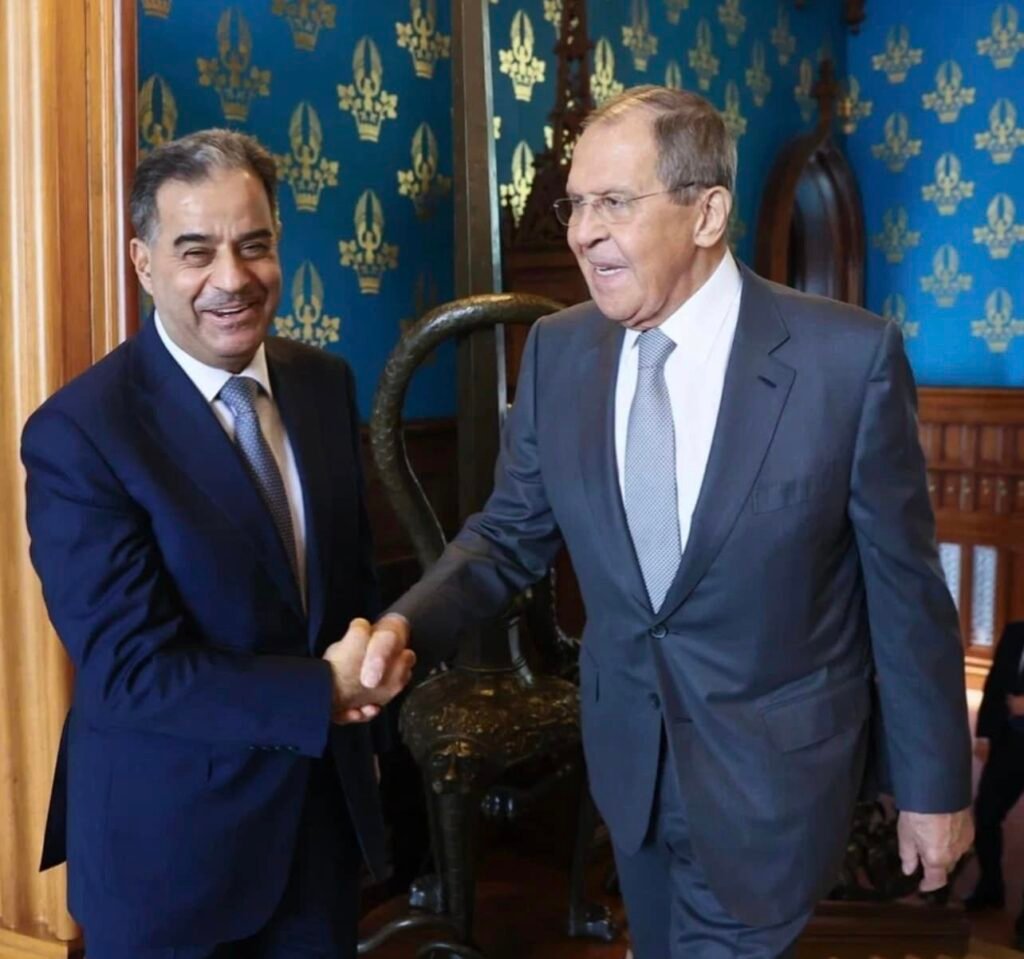 السفير اللبناني يزرع أرزة في موسكو ويلتقي لافروف