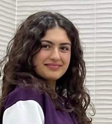 غنى خطار الأولى في لبنان بشهادة علوم الحياة غنى خطار الأولى في لبنان بشهادة علوم الحياة