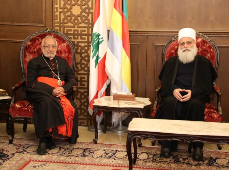 بطريرك الأرمن الكاثوليك في دار الطائفة الدرزية في بيروت بطريرك الأرمن الكاثوليك في دار الطائفة الدرزية في بيروت