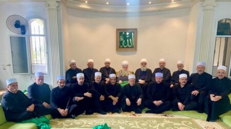 شيخ العقل جال والهيئة الدينية في المجلس المذهبي على مشايخ وخلوات شيخ العقل جال والهيئة الدينية في المجلس المذهبي على مشايخ وخلوات